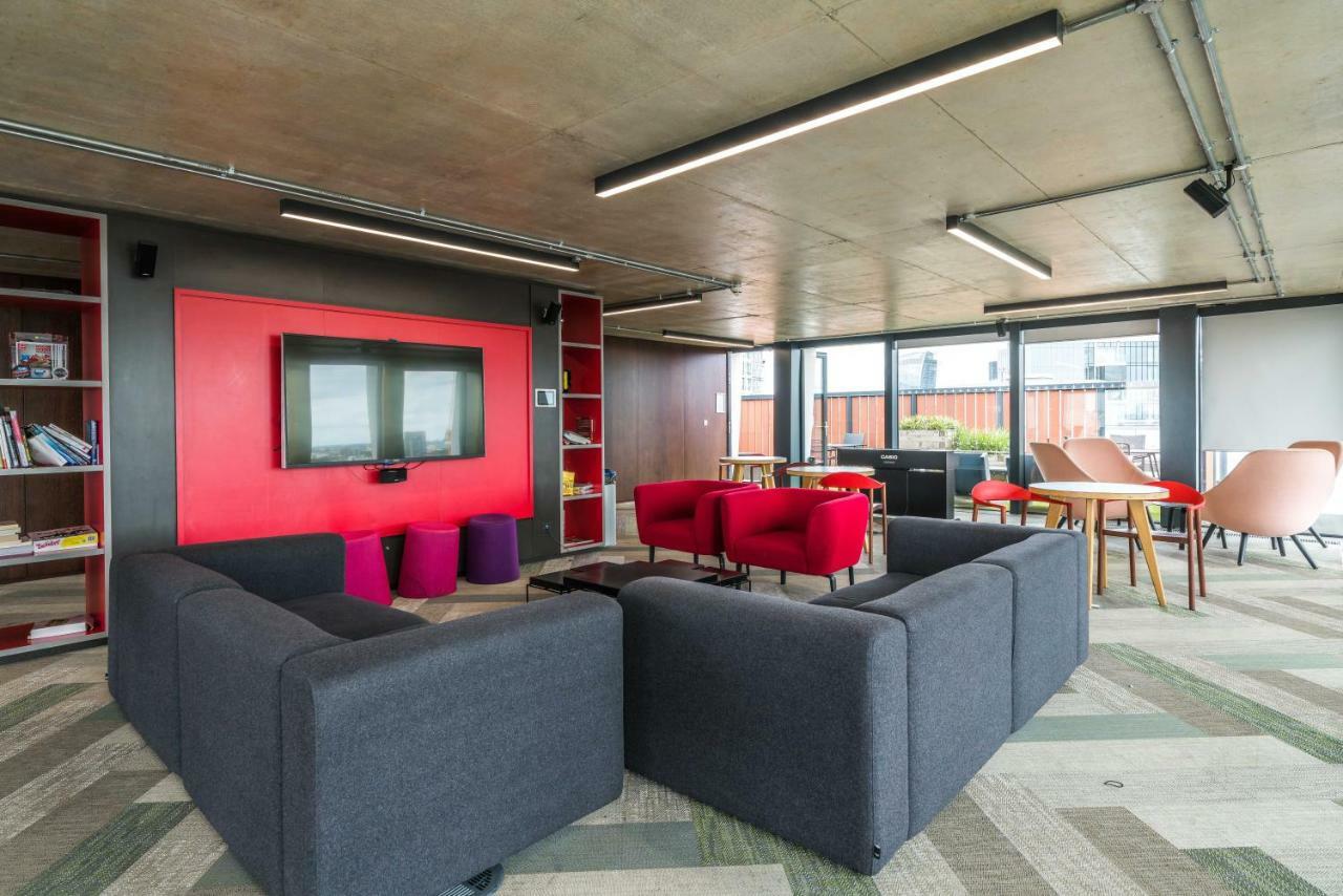 Hashtag Aldgate Campus Accommodation ロンドン エクステリア 写真